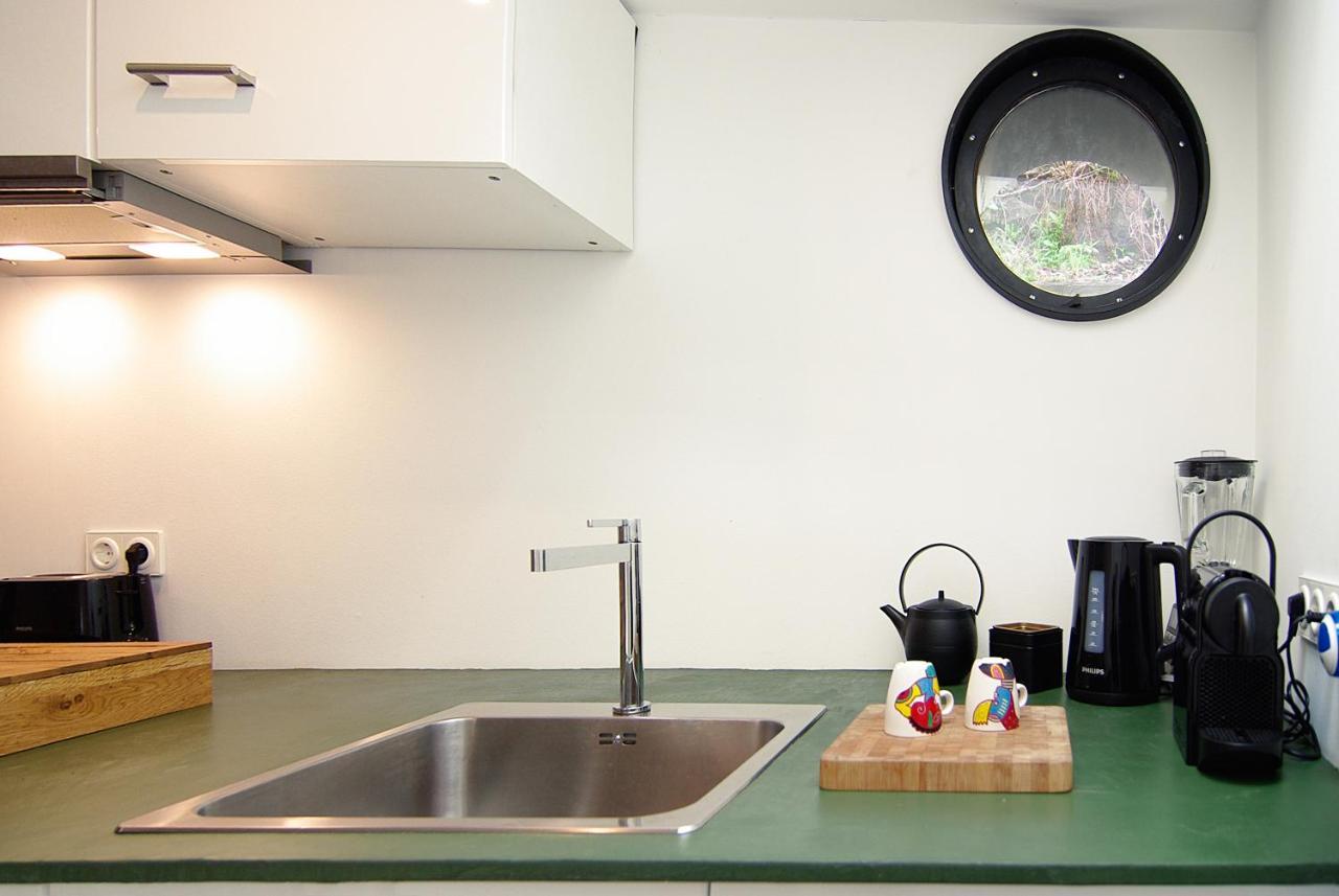 ホテル Magnificent Houseboat With A Stunning View! アムステルダム エクステリア 写真