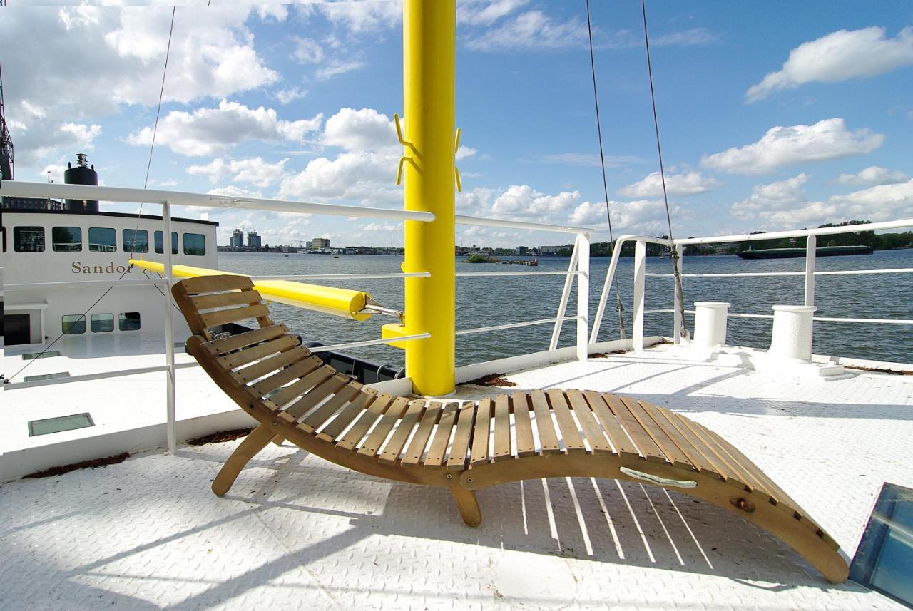ホテル Magnificent Houseboat With A Stunning View! アムステルダム エクステリア 写真