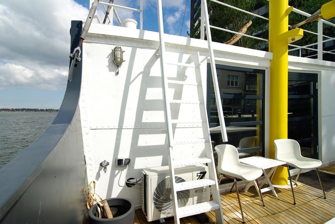 ホテル Magnificent Houseboat With A Stunning View! アムステルダム エクステリア 写真